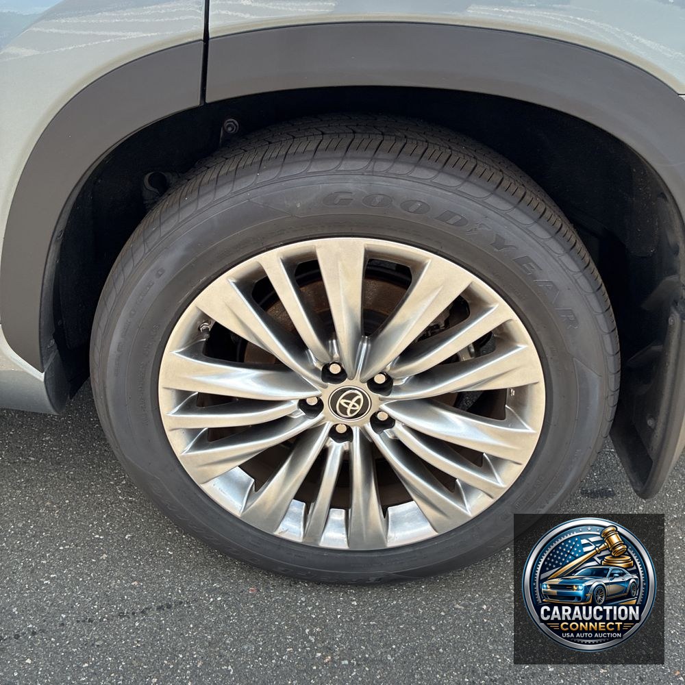 2024 Toyota Highlander Platinum
