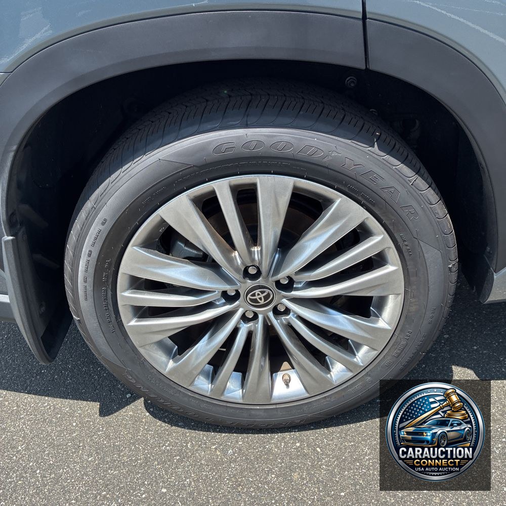 2024 Toyota Highlander Platinum