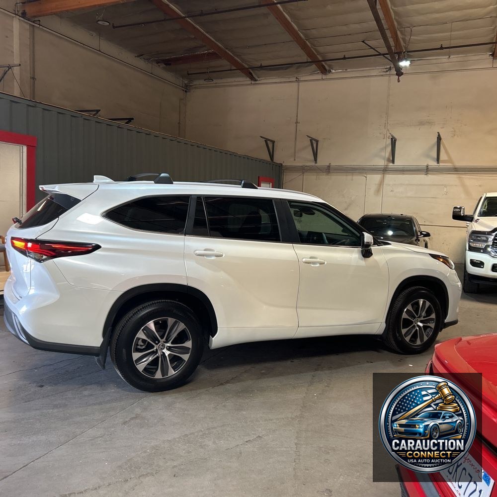 2024 Toyota Highlander XLE