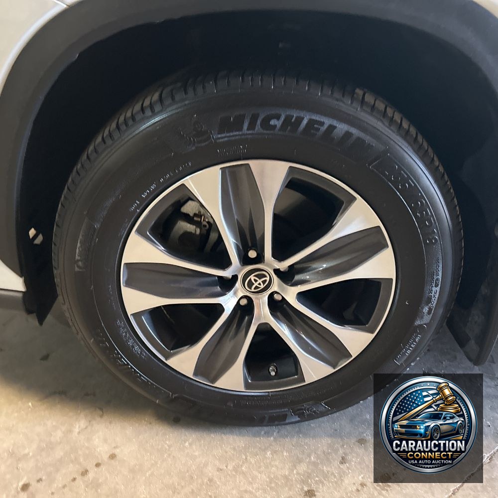 2024 Toyota Highlander XLE