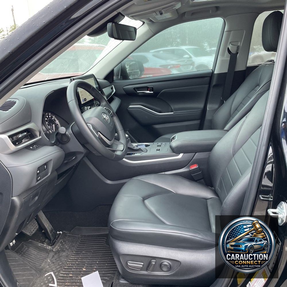 2024 Toyota Highlander XLE