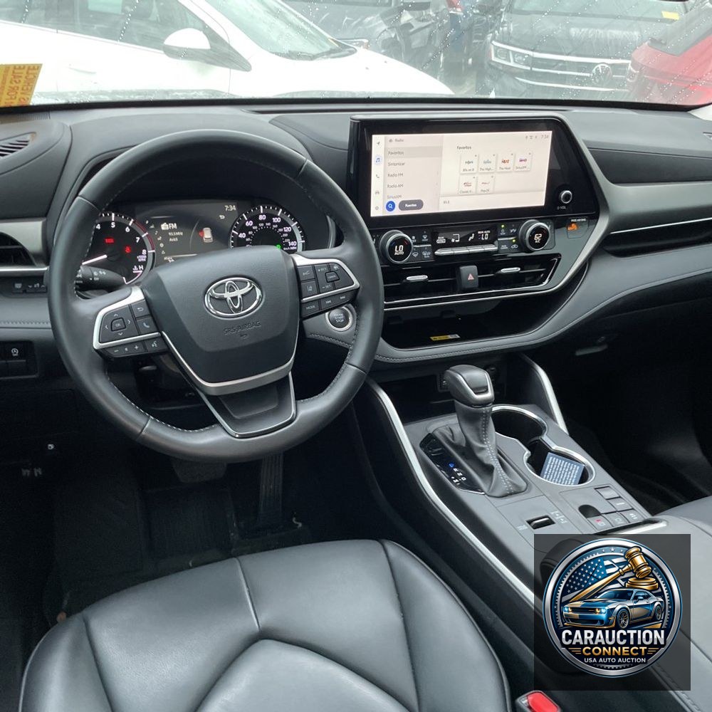 2024 Toyota Highlander XLE