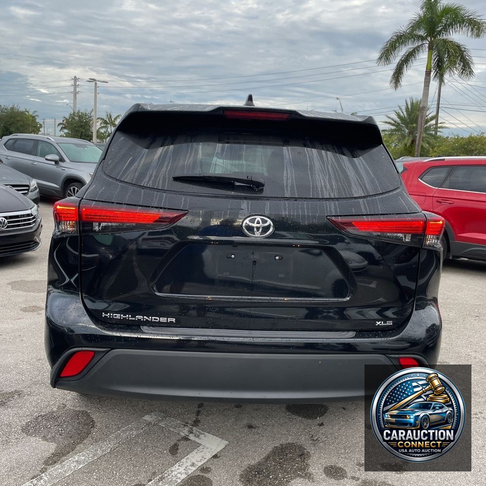 2024 Toyota Highlander XLE