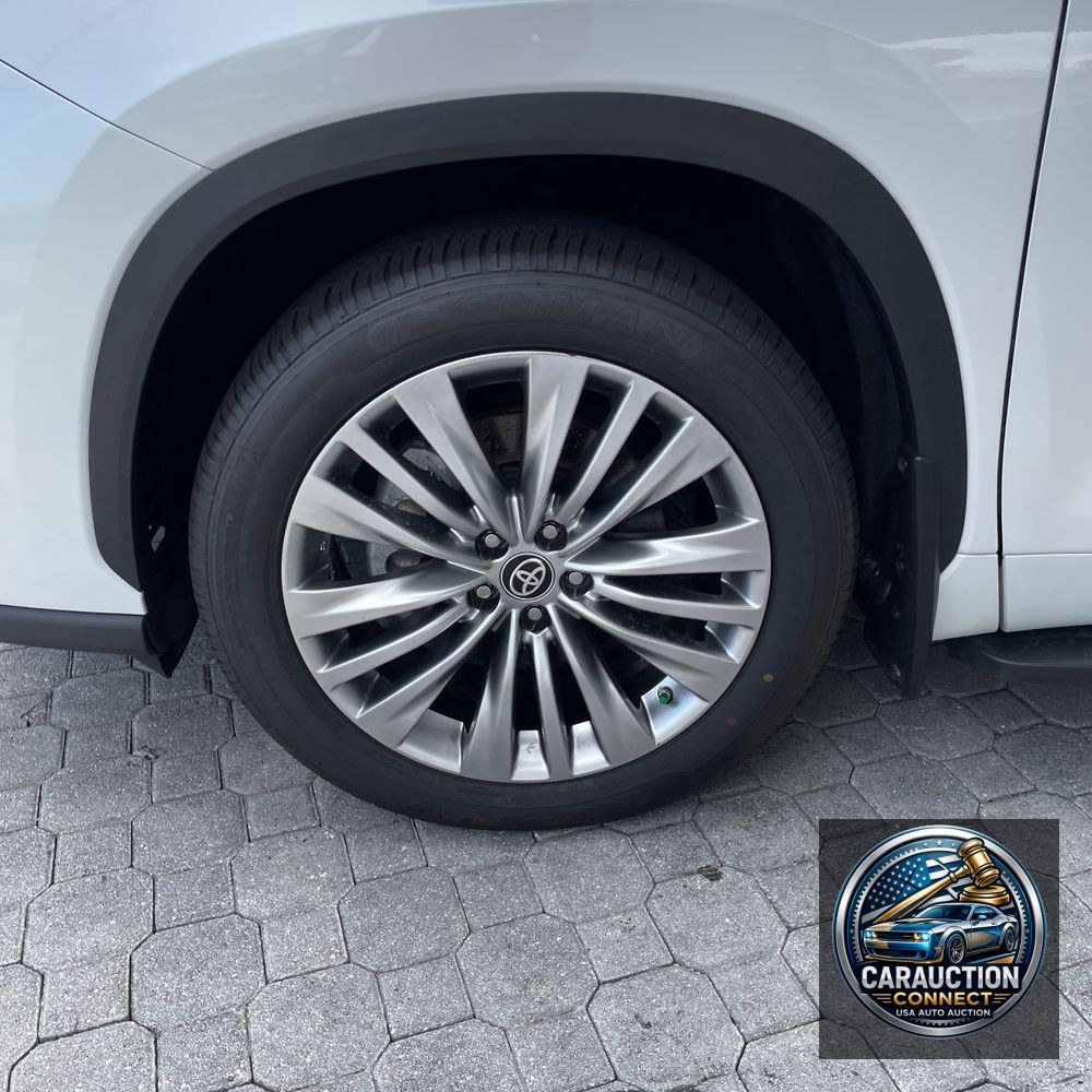 2024 Toyota Highlander Platinum