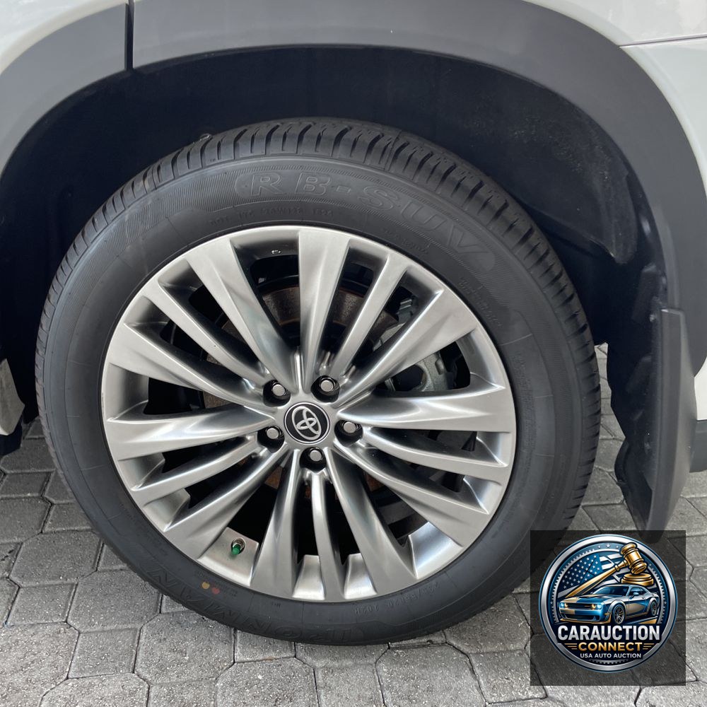 2024 Toyota Highlander Platinum