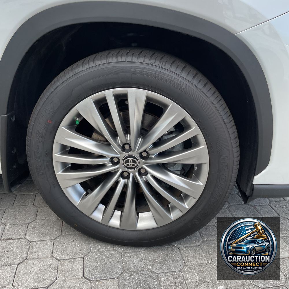 2024 Toyota Highlander Platinum