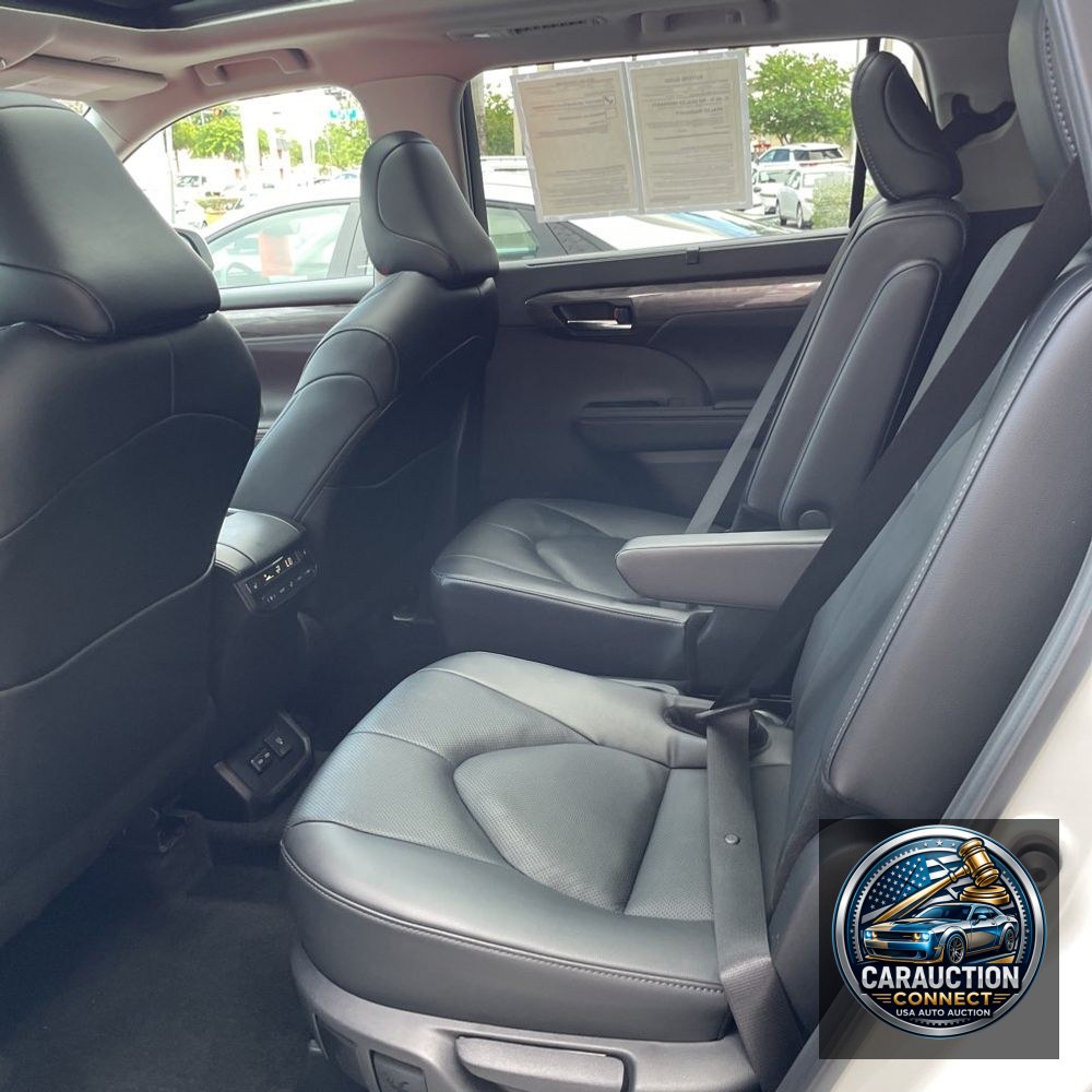2024 Toyota Highlander Platinum