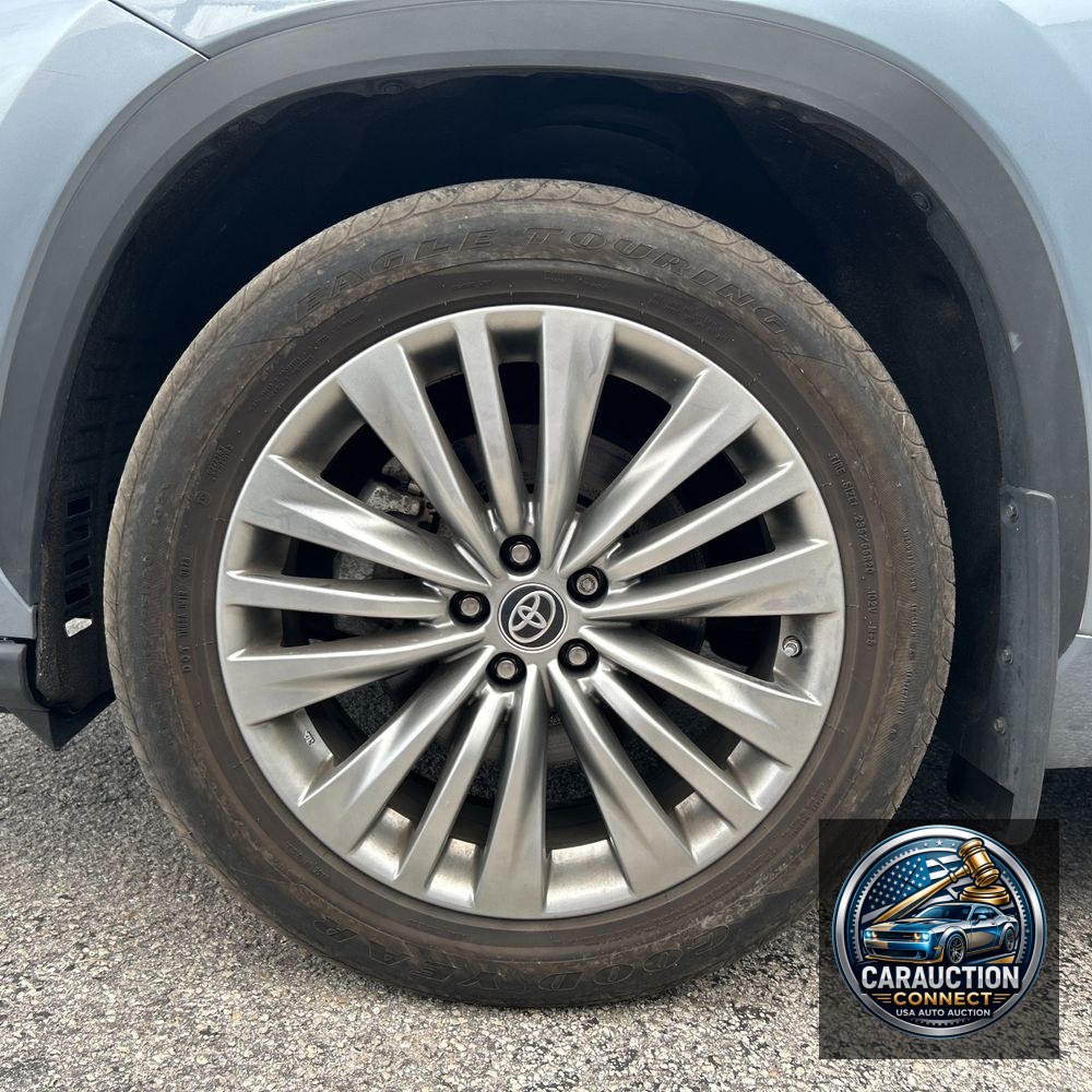 2023 Toyota Highlander Platinum