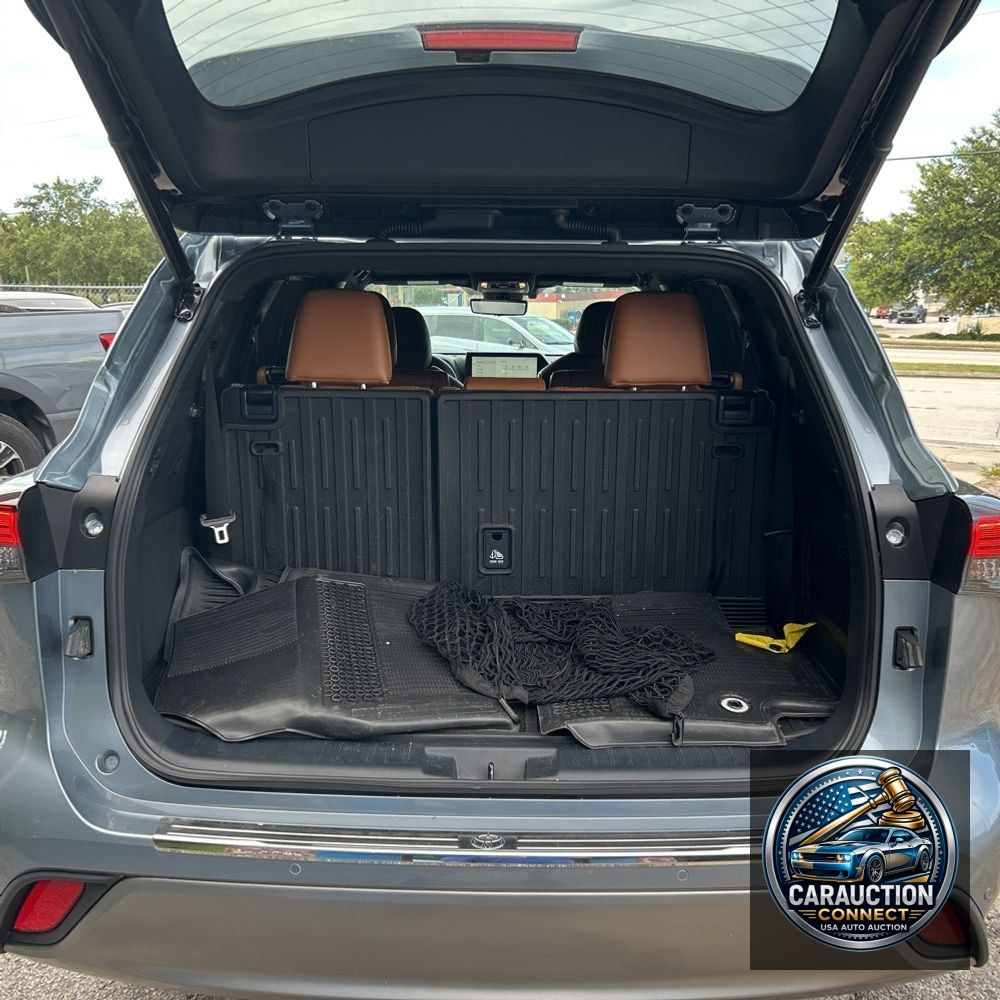 2023 Toyota Highlander Platinum