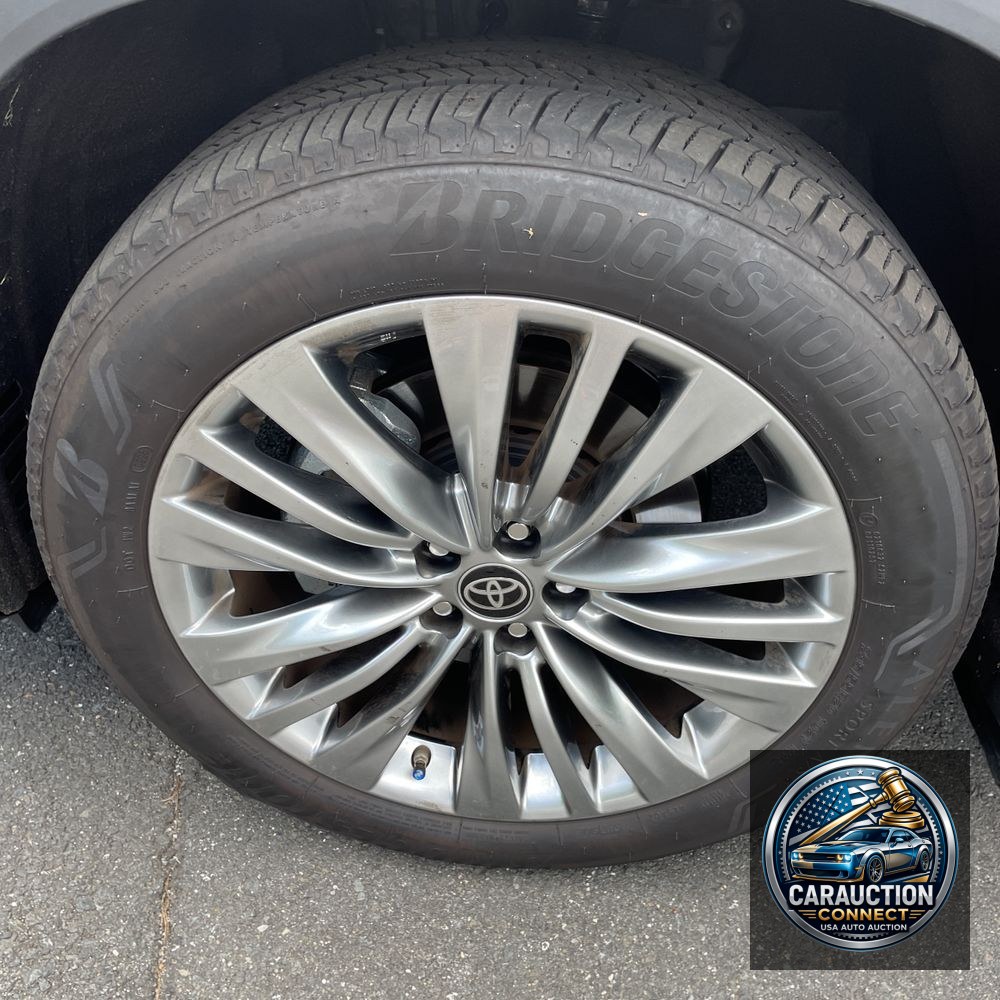 2025 Toyota Highlander Platinum