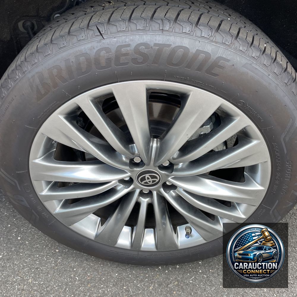 2025 Toyota Highlander Platinum