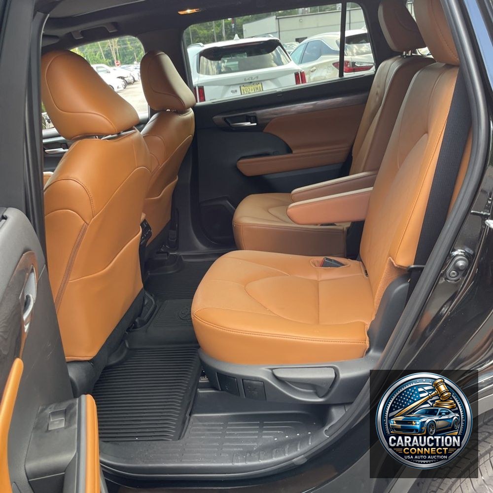 2025 Toyota Highlander Platinum