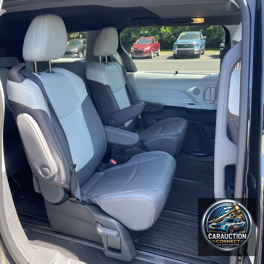 2024 Toyota Sienna XSE 7-Passenger
