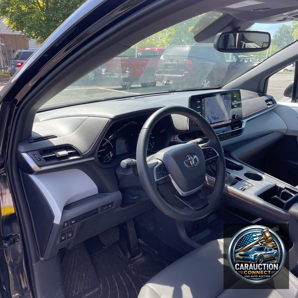 2024 Toyota Sienna XSE 7-Passenger