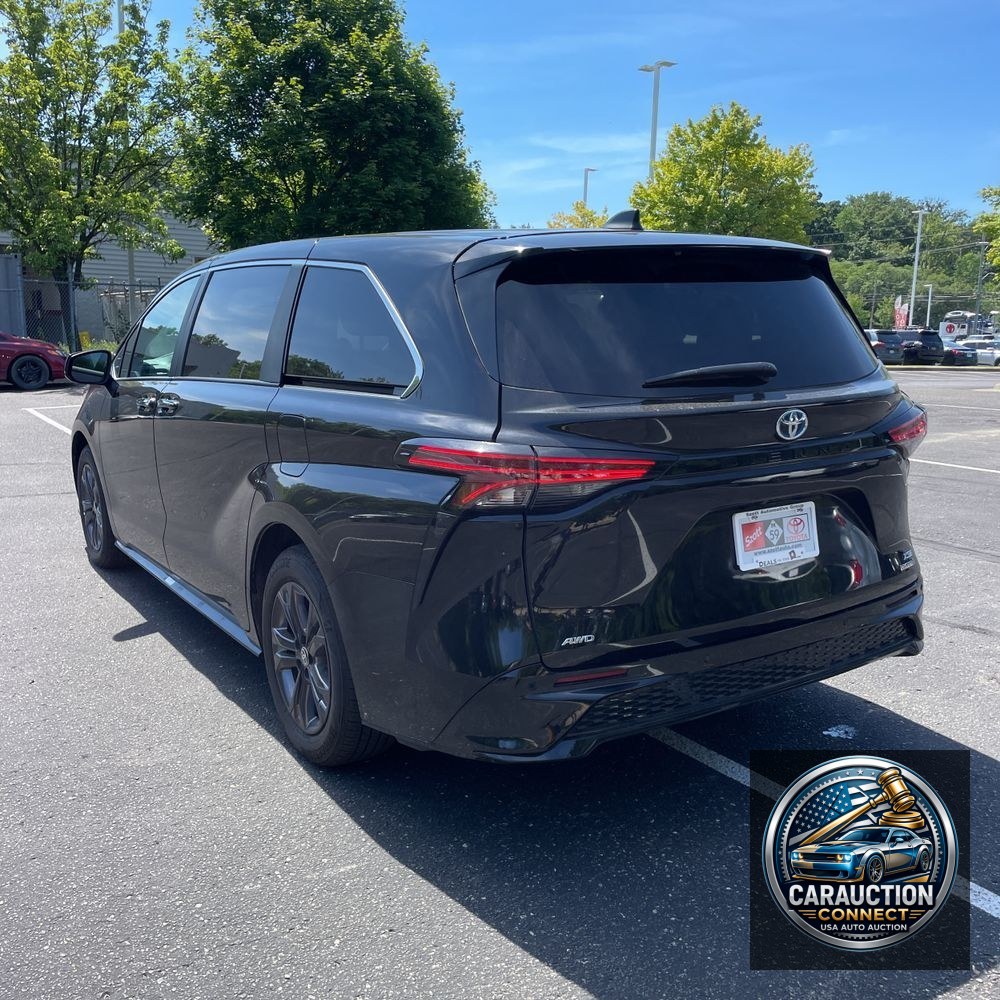 2024 Toyota Sienna XSE 7-Passenger