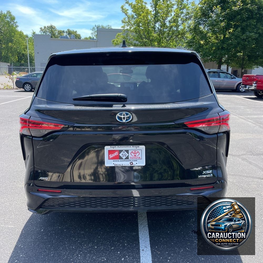 2024 Toyota Sienna XSE 7-Passenger