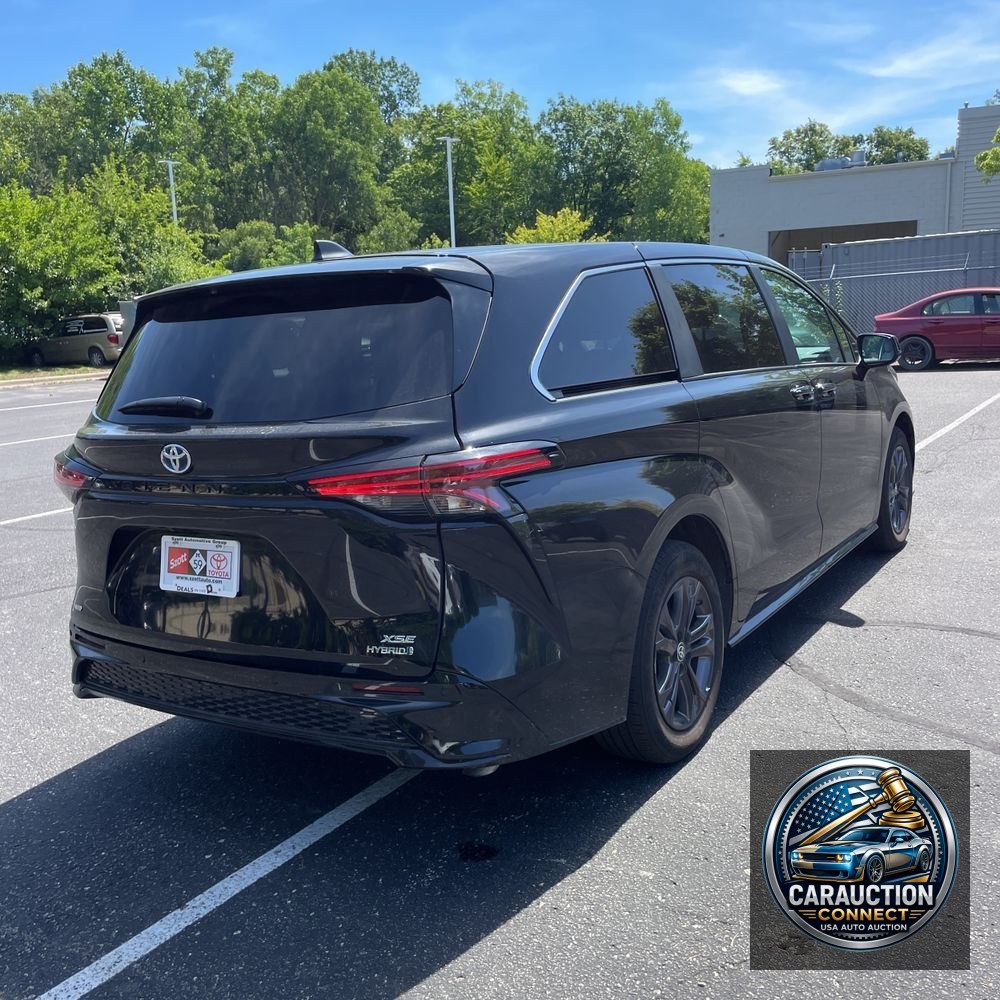 2024 Toyota Sienna XSE 7-Passenger