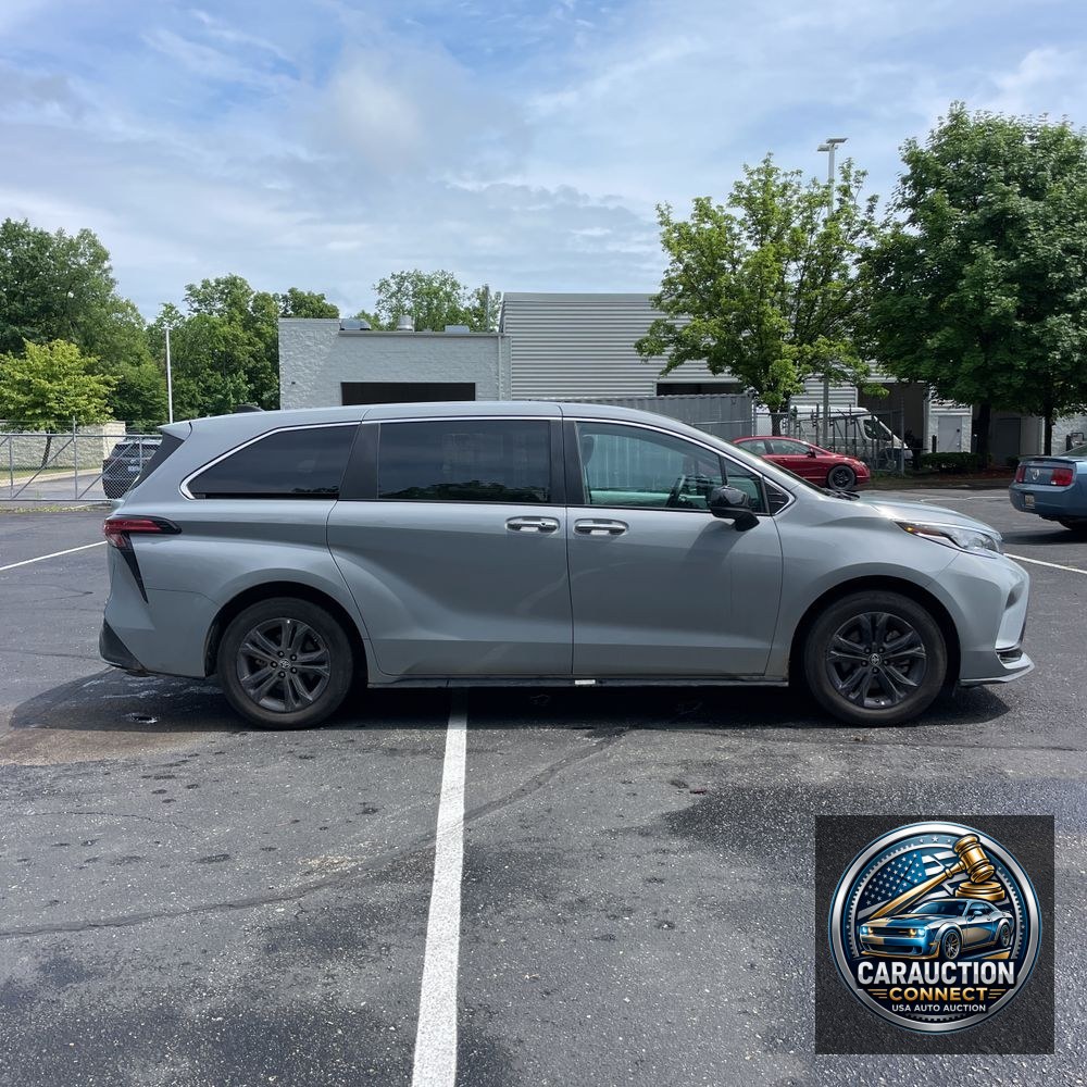 2024 Toyota Sienna XSE 7-Passenger