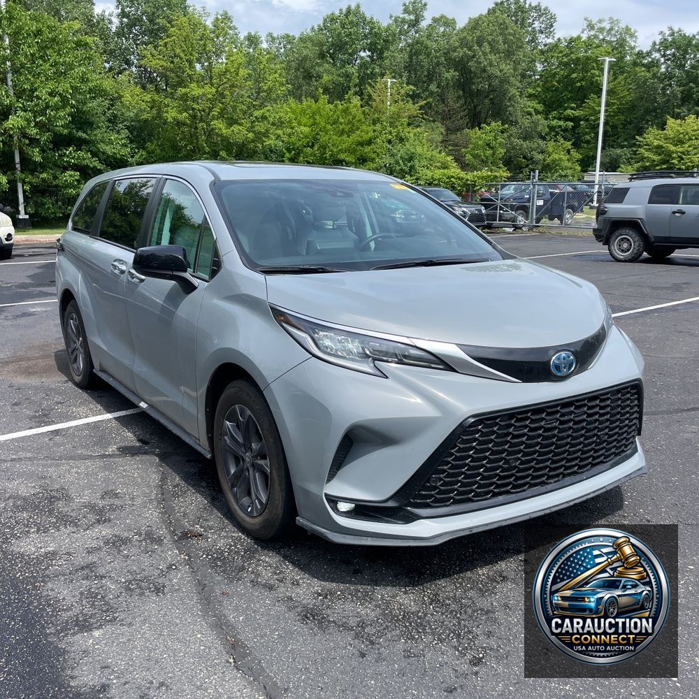 2024 Toyota Sienna XSE 7-Passenger