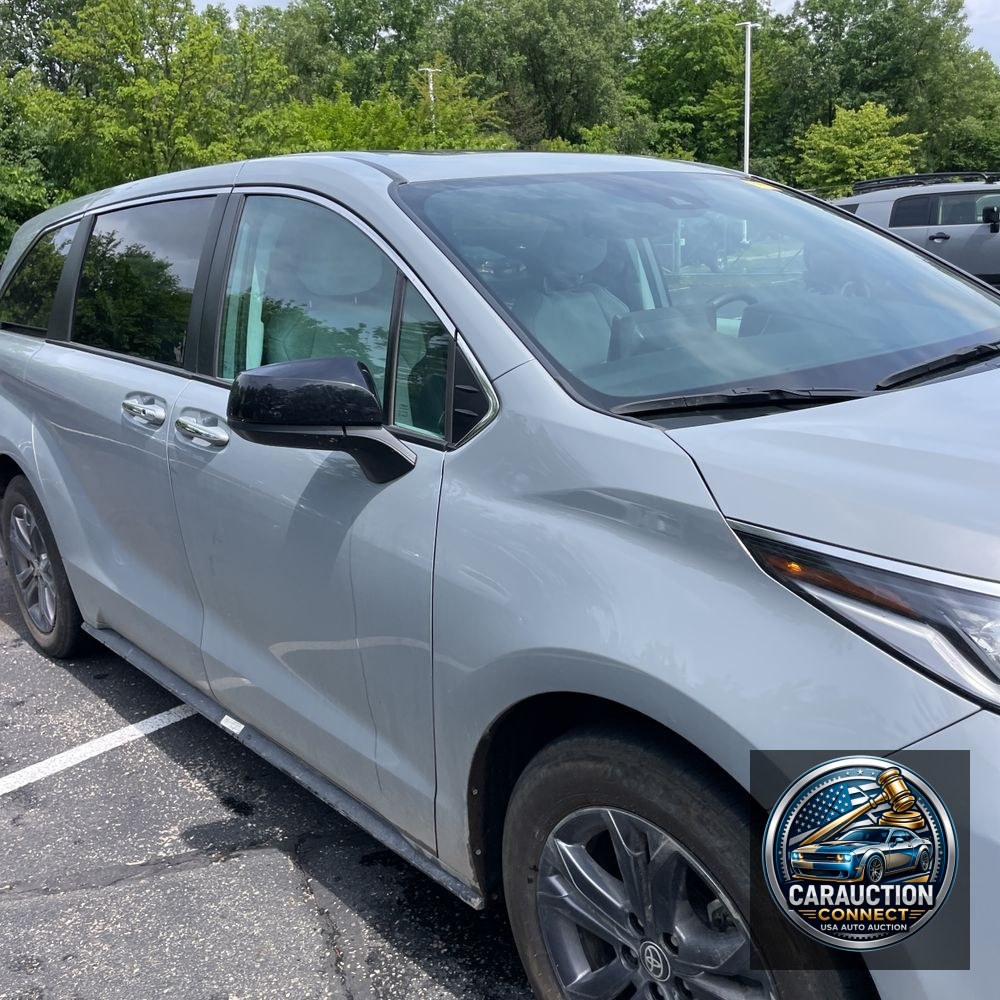 2024 Toyota Sienna XSE 7-Passenger