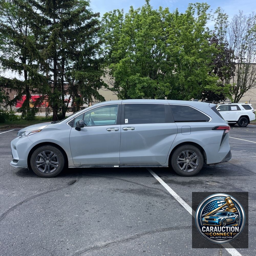 2024 Toyota Sienna XSE 7-Passenger