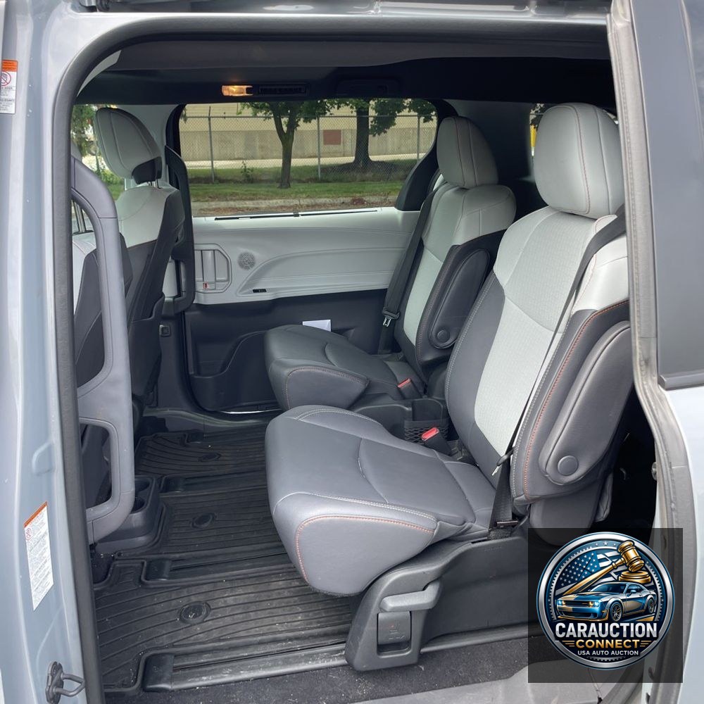 2024 Toyota Sienna XSE 7-Passenger