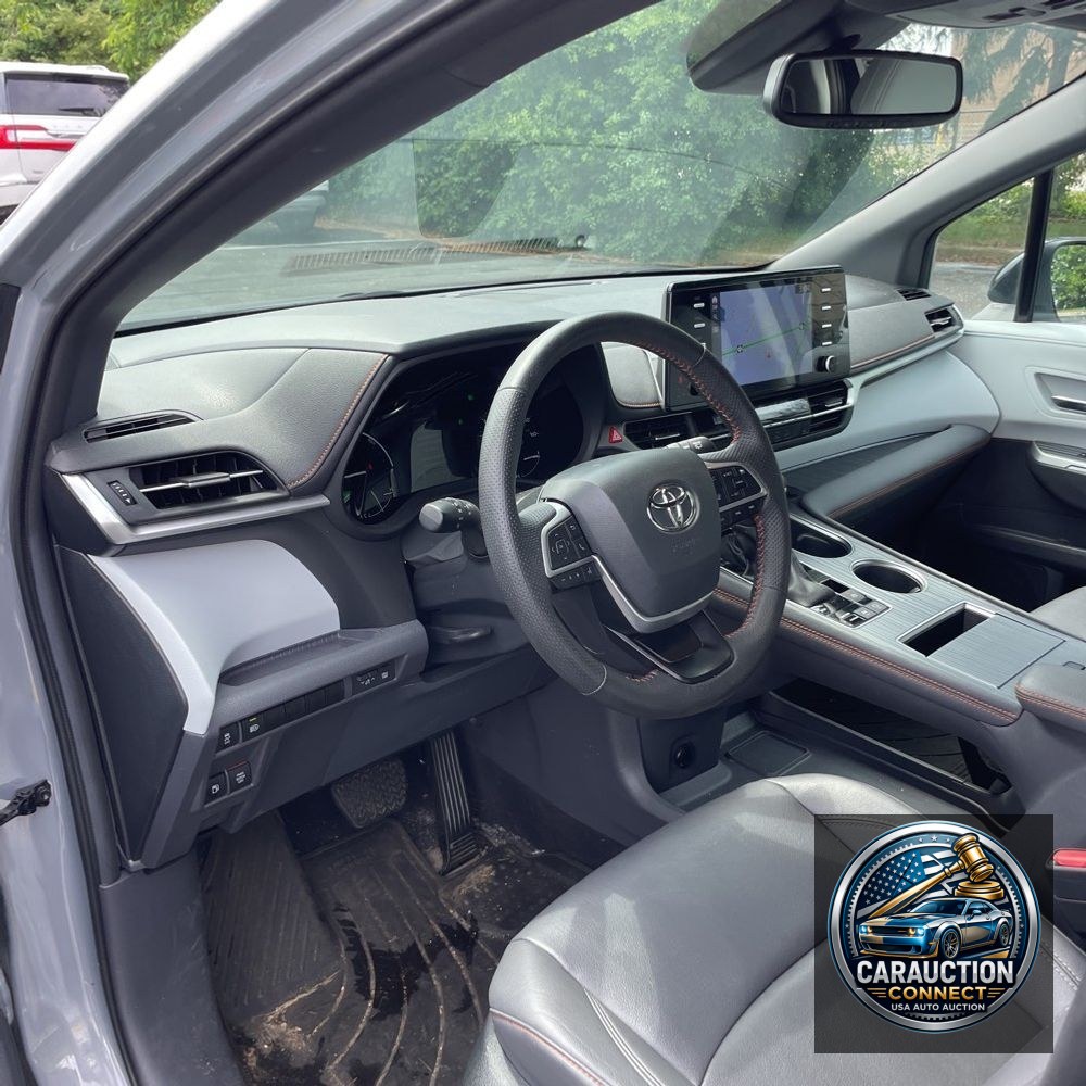 2024 Toyota Sienna XSE 7-Passenger