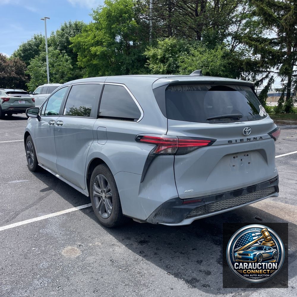 2024 Toyota Sienna XSE 7-Passenger
