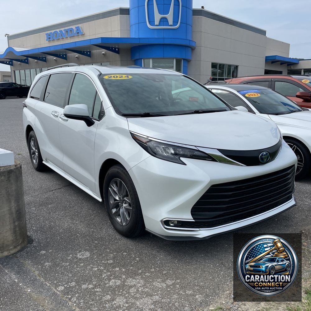 2024 Toyota Sienna XLE 8-Passenger