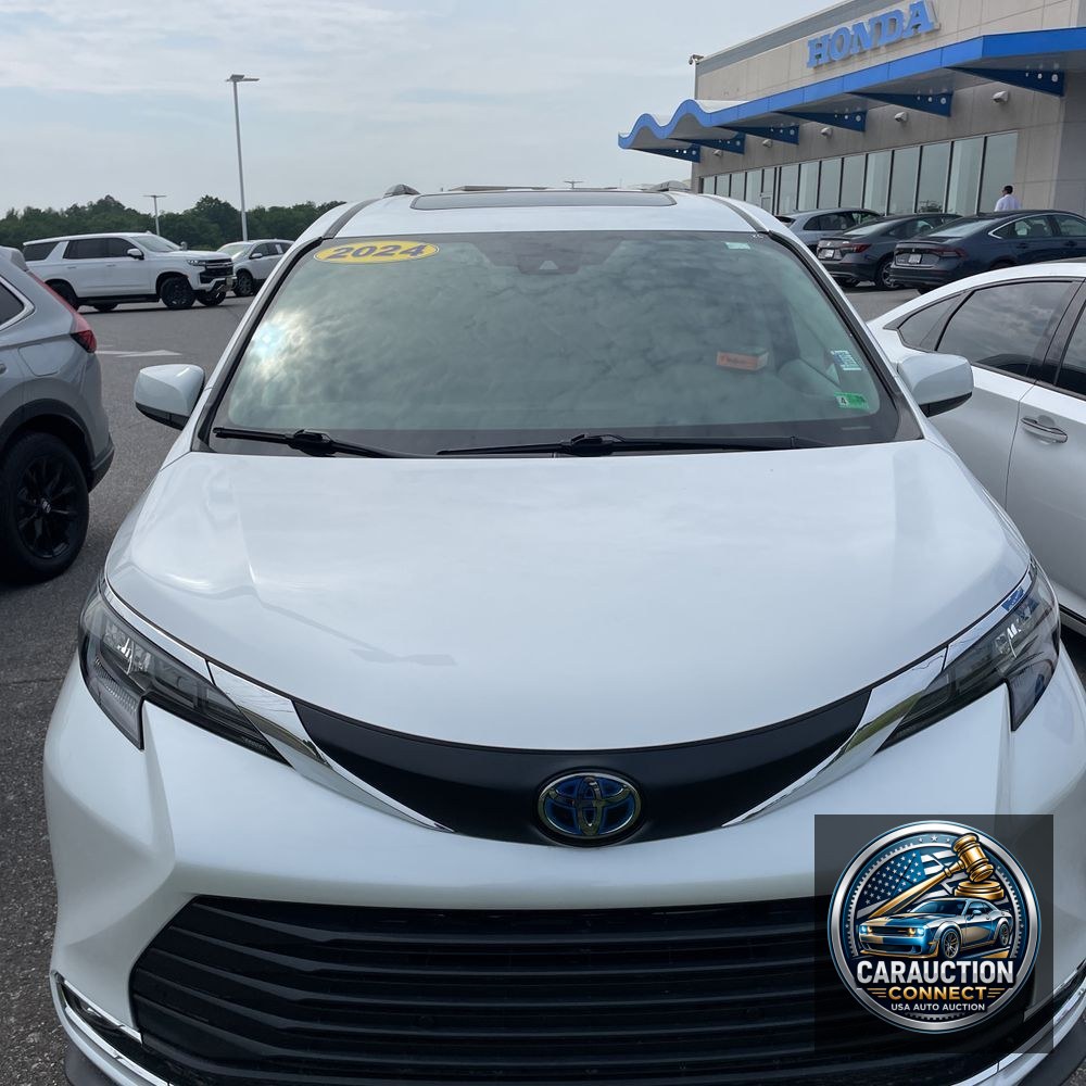 2024 Toyota Sienna XLE 8-Passenger