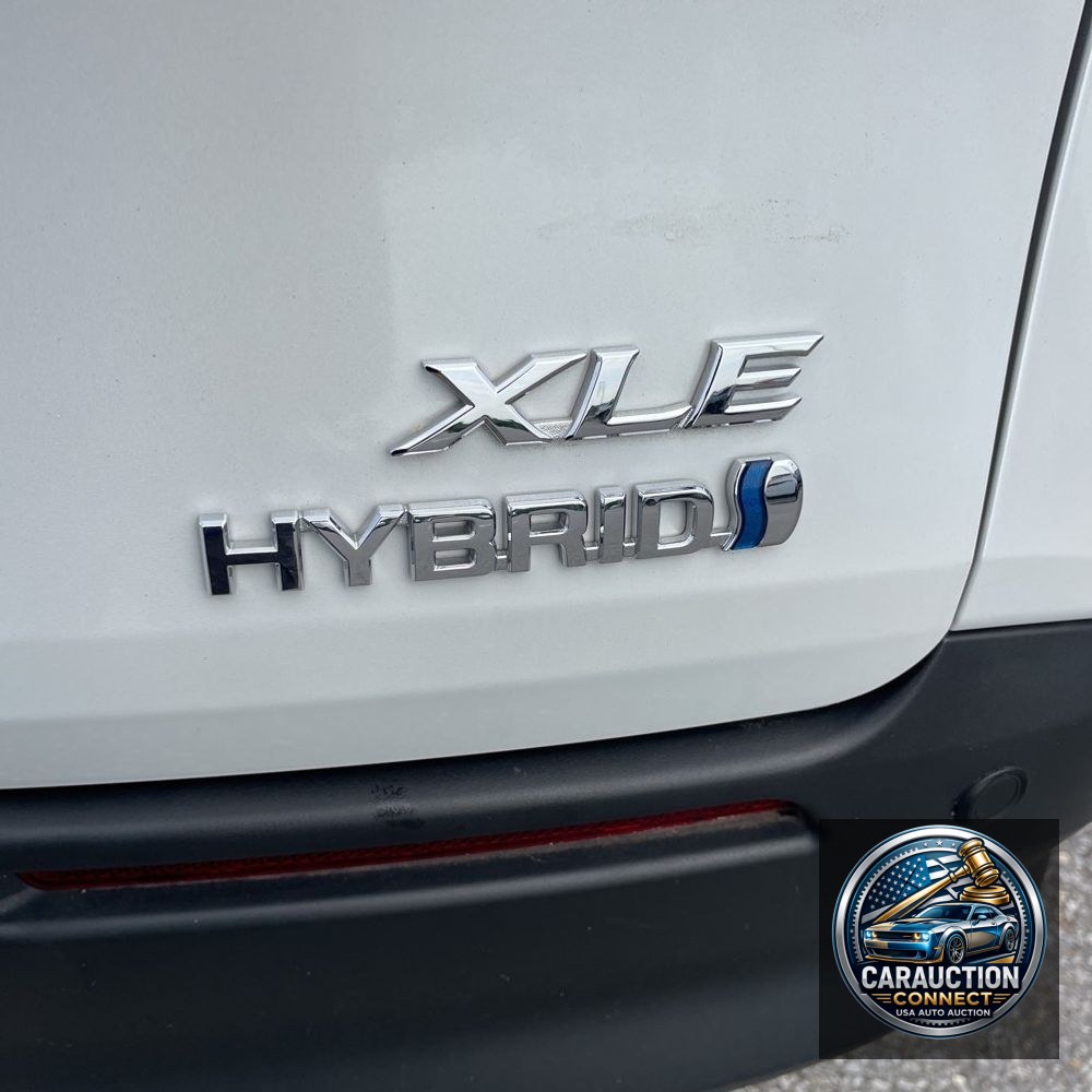 2024 Toyota Sienna XLE 8-Passenger