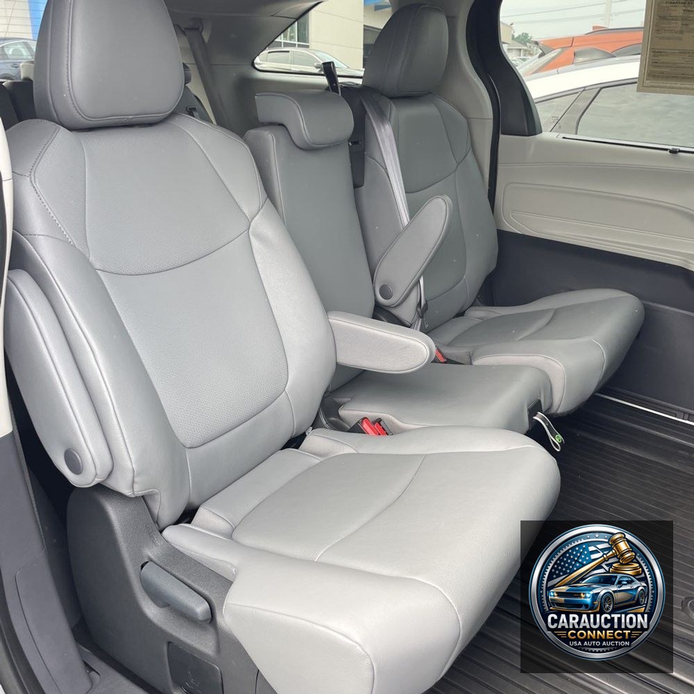 2024 Toyota Sienna XLE 8-Passenger
