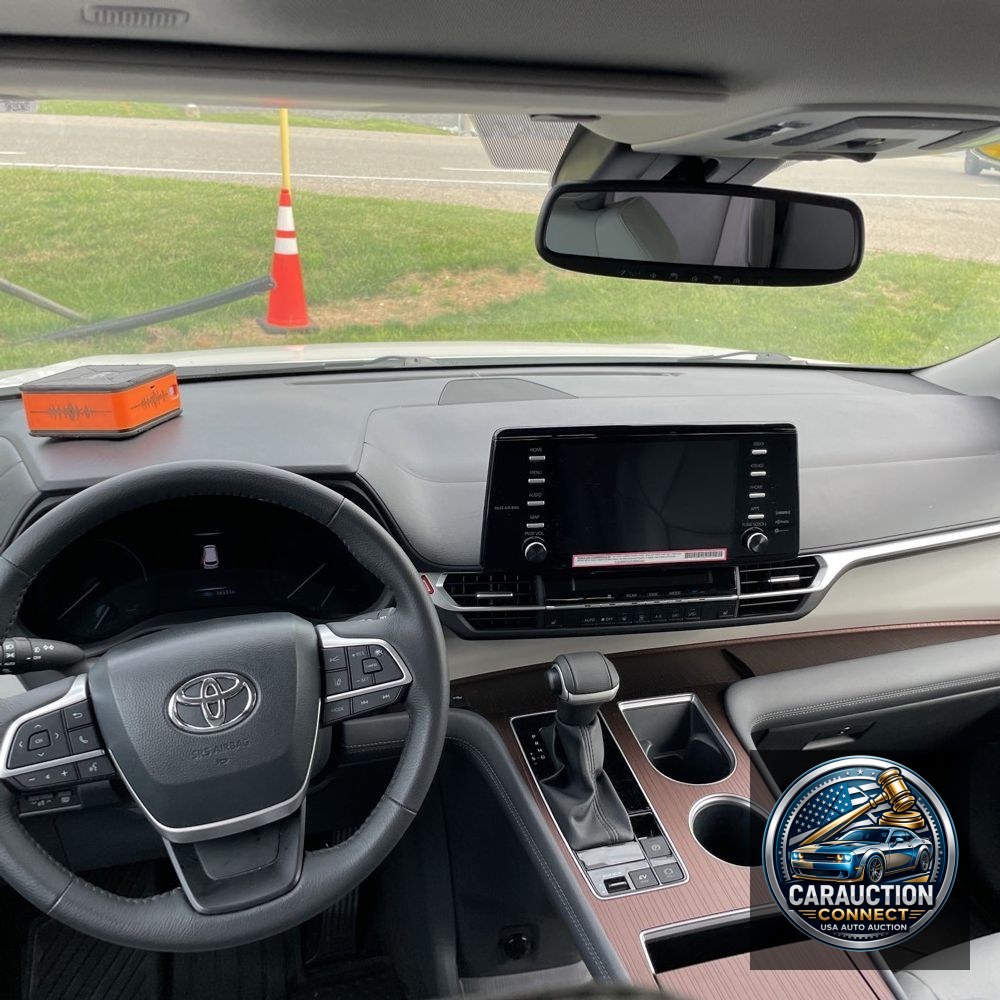 2024 Toyota Sienna XLE 8-Passenger