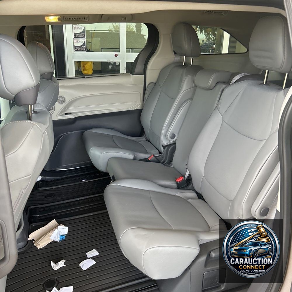 2024 Toyota Sienna XLE 8-Passenger