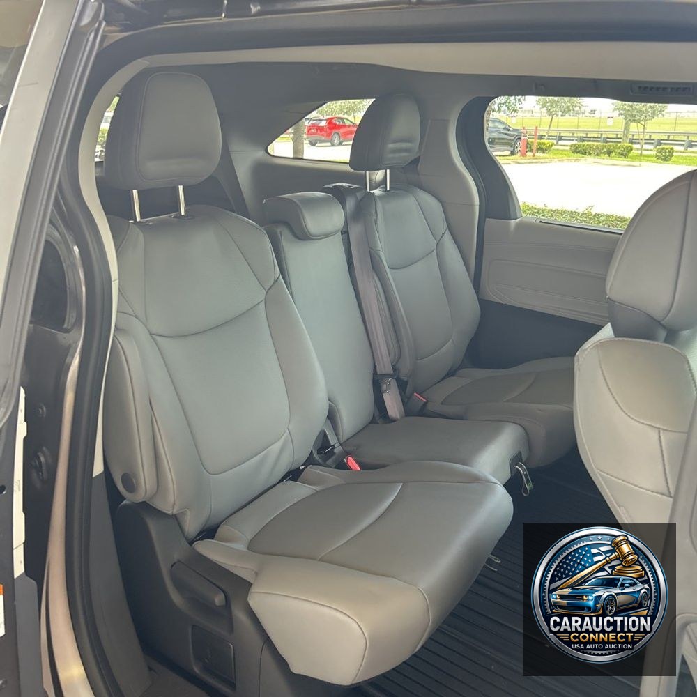 2024 Toyota Sienna XLE 8-Passenger