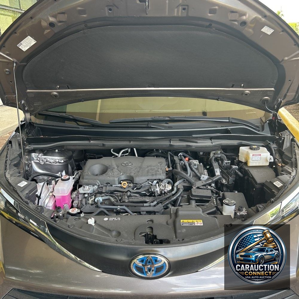 2024 Toyota Sienna XLE 8-Passenger