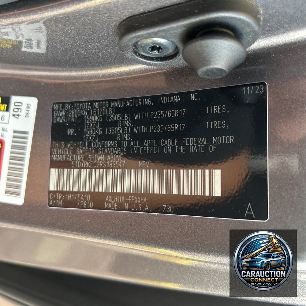 2024 Toyota Sienna XLE 8-Passenger