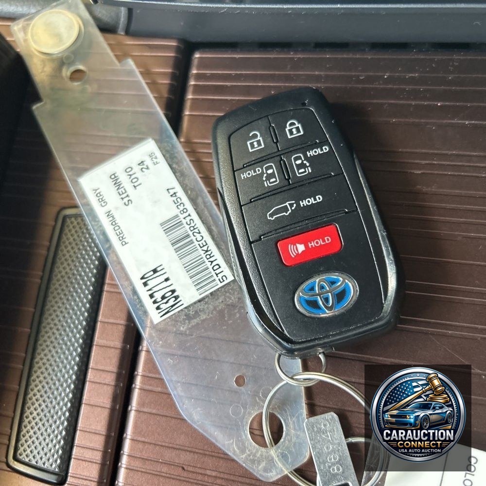 2024 Toyota Sienna XLE 8-Passenger