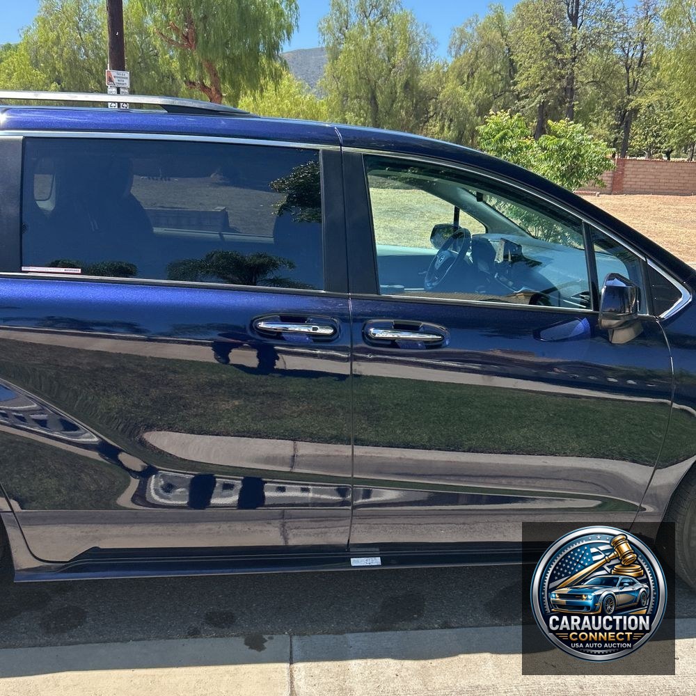 2024 Toyota Sienna XLE 8-Passenger