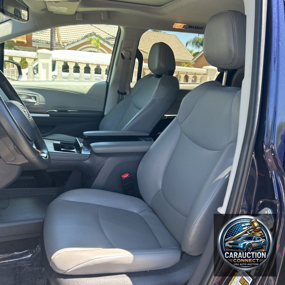 2024 Toyota Sienna XLE 8-Passenger