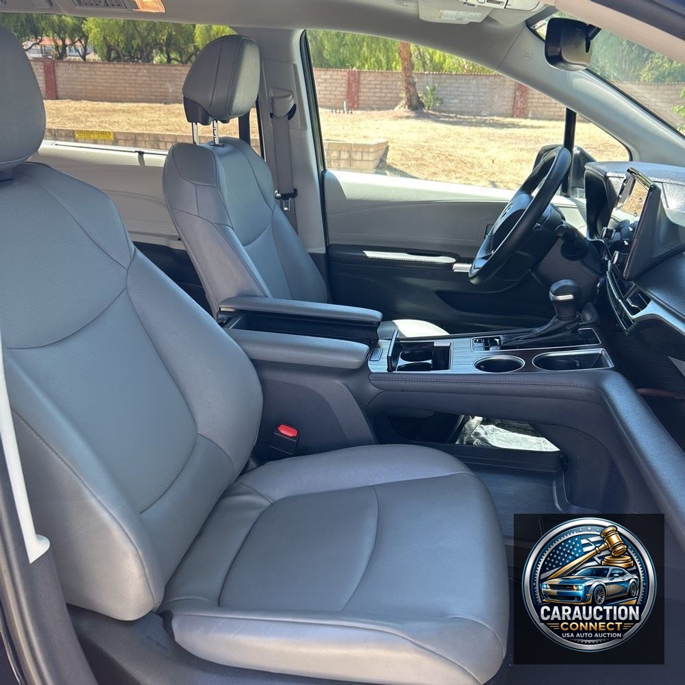 2024 Toyota Sienna XLE 8-Passenger