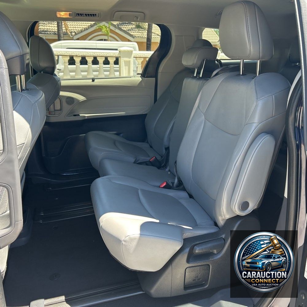 2024 Toyota Sienna XLE 8-Passenger