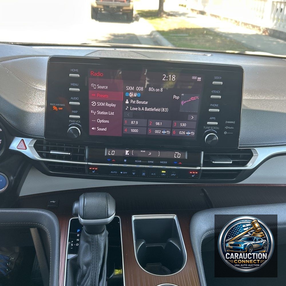 2024 Toyota Sienna XLE 8-Passenger