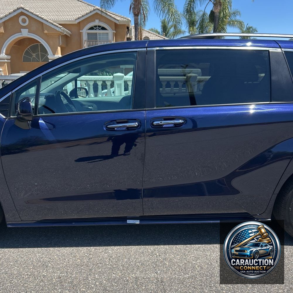 2024 Toyota Sienna XLE 8-Passenger