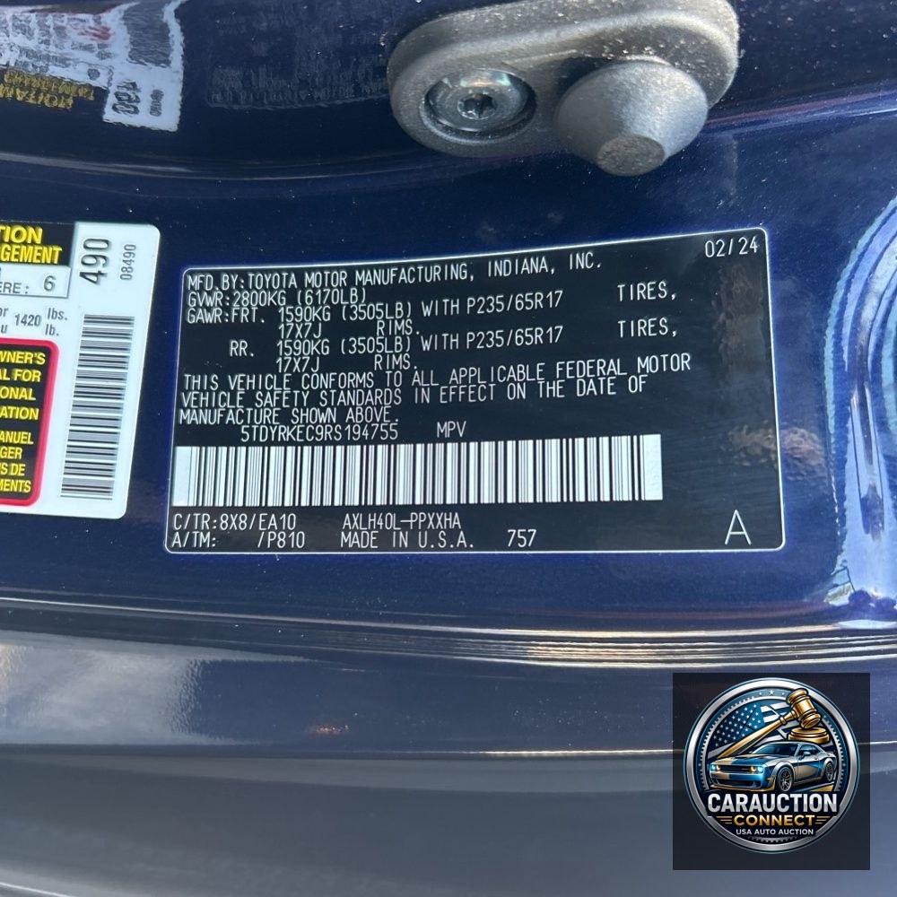 2024 Toyota Sienna XLE 8-Passenger