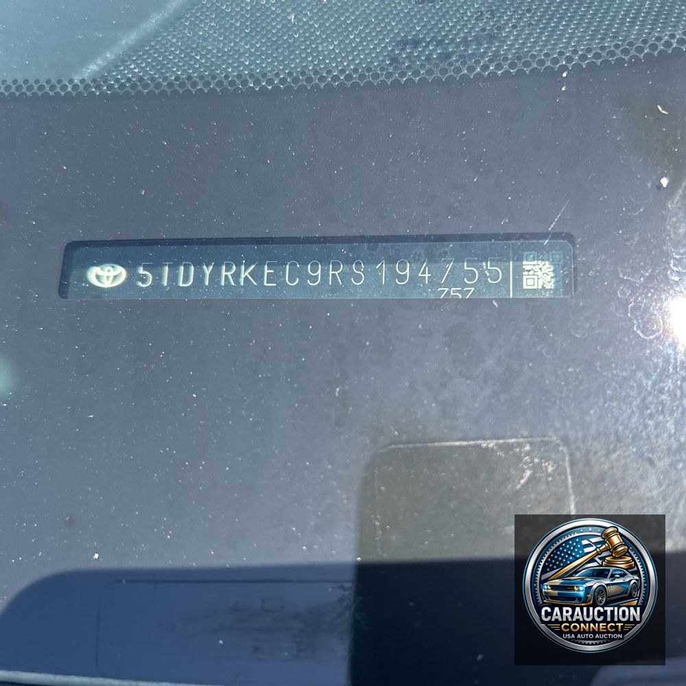 2024 Toyota Sienna XLE 8-Passenger