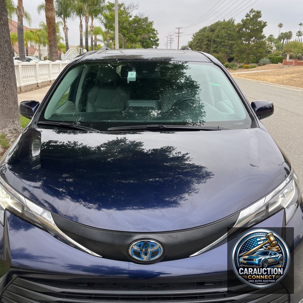 2023 Toyota Sienna XLE 8-Passenger
