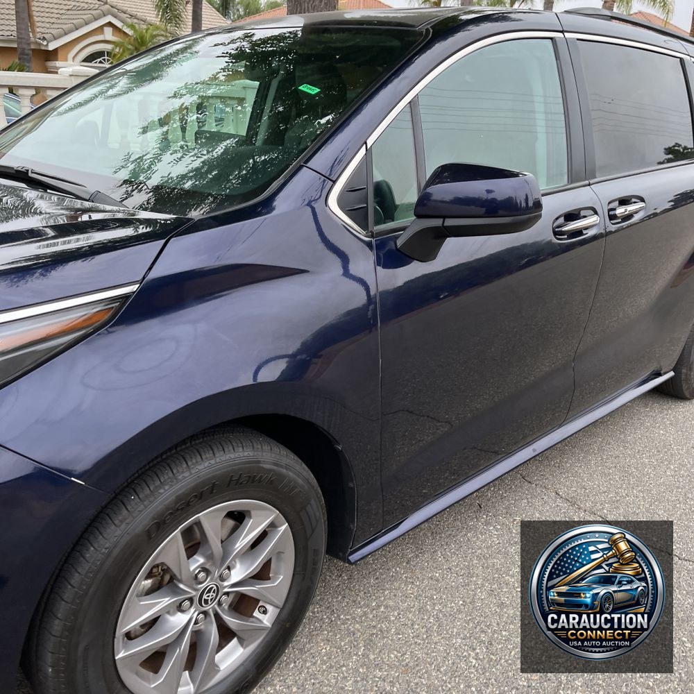 2023 Toyota Sienna XLE 8-Passenger