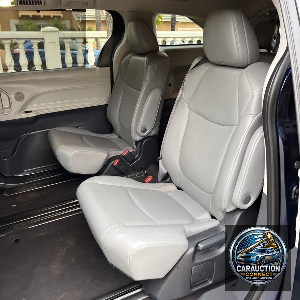 2023 Toyota Sienna XLE 8-Passenger