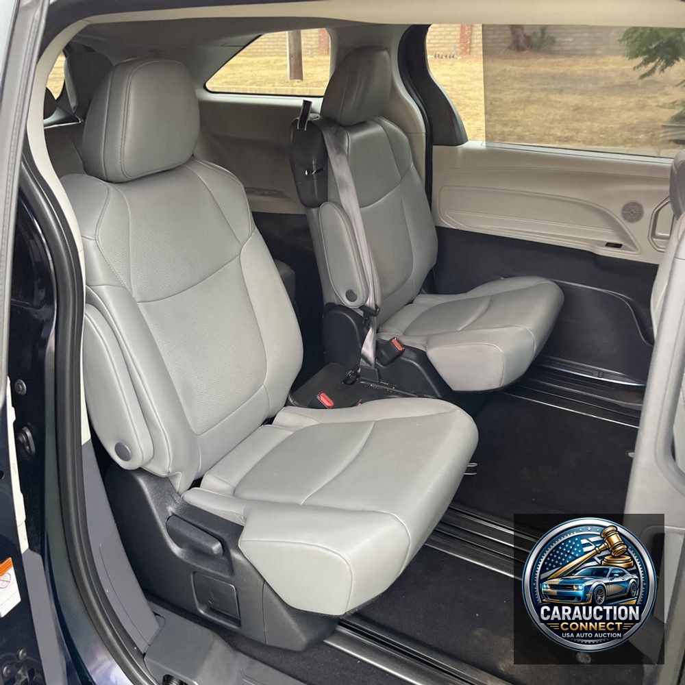 2023 Toyota Sienna XLE 8-Passenger